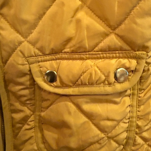 LOVE TREE Quilted Gold/Mustard Colored Vest Large - Picture 4 of 6